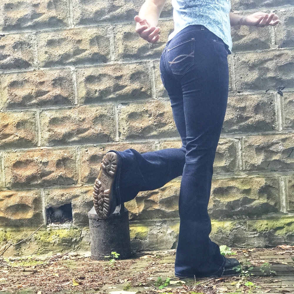 vintage y2k abercrombie dark wash bell bottoms - Picture 9 of 13